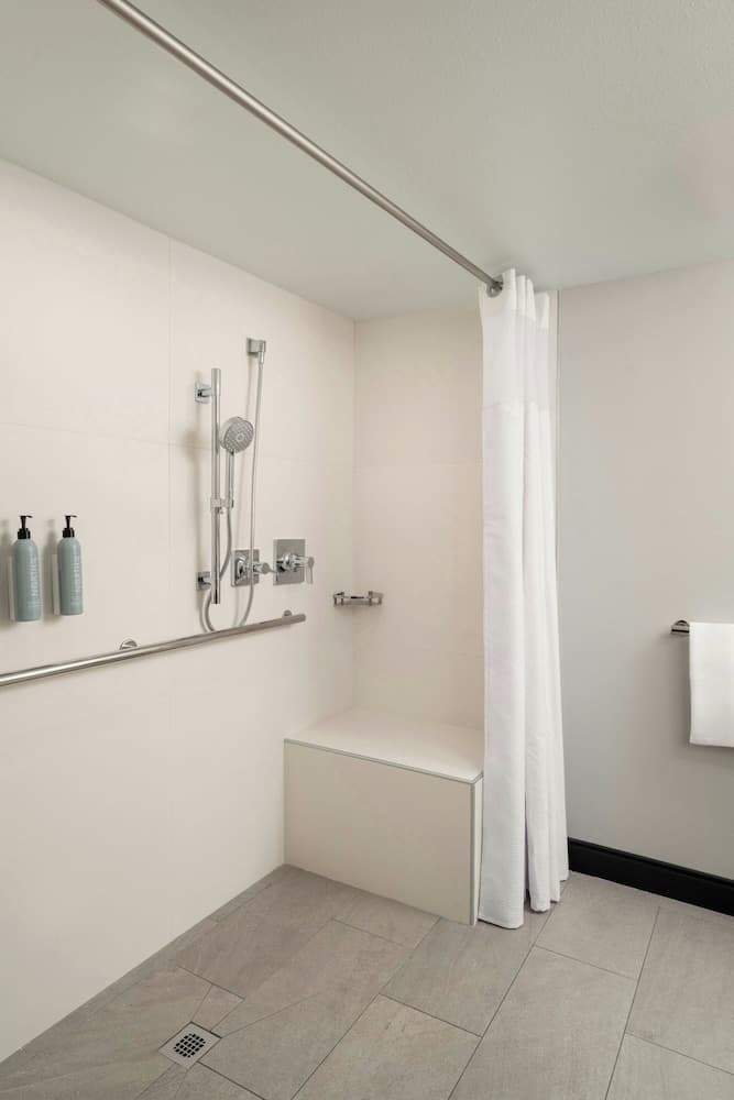 Courtyard by Marriott Boynton Beach interior in Boynton Beach, FL — gallery photo 2