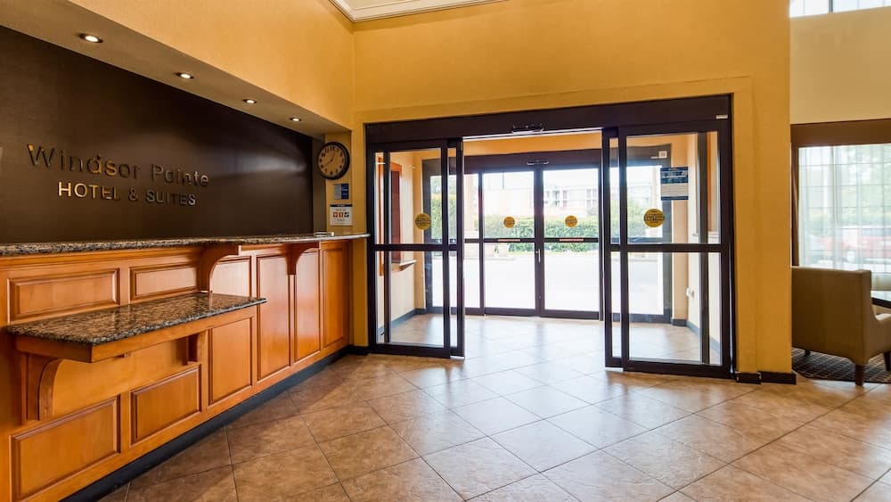 Best Western Windsor Pointe Hotel & Suites-Frost Bank Center property views in San Antonio, TX — gallery photo 3