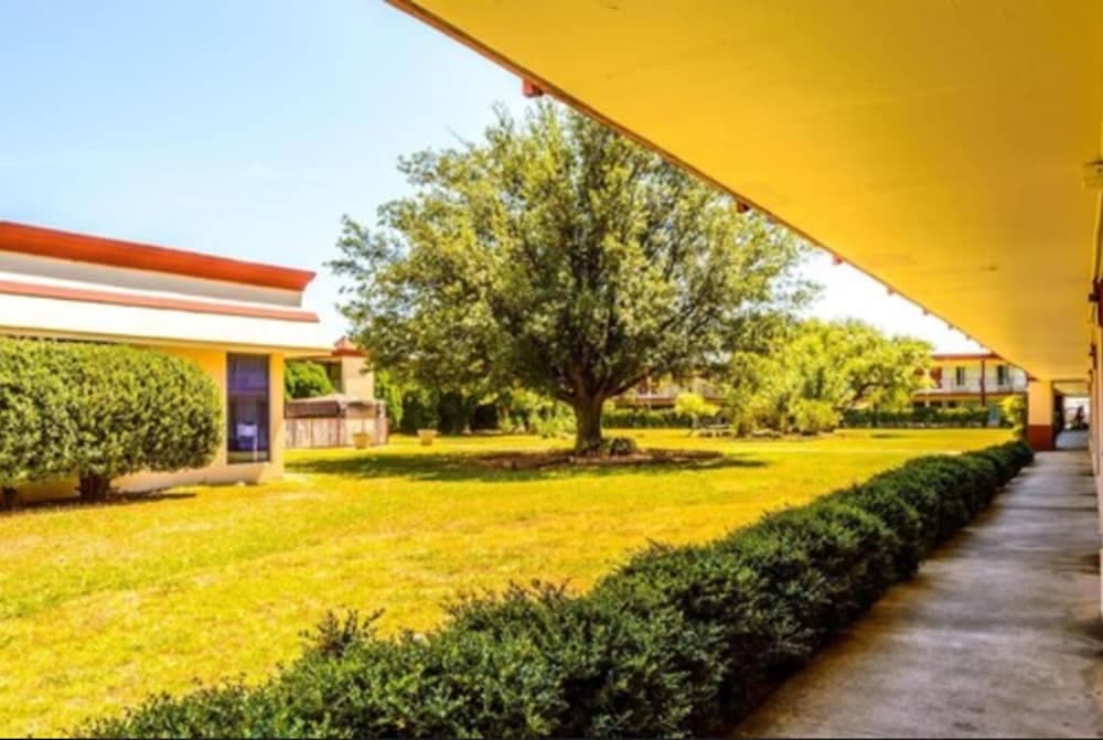 Executive Inn Hotel & Conference Centre featured exterior or lobby in Lawton, OK — similar hotel