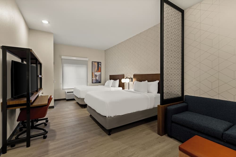 Everhome Suites Brownsville gallery photo in Brownsville, TX — image 17