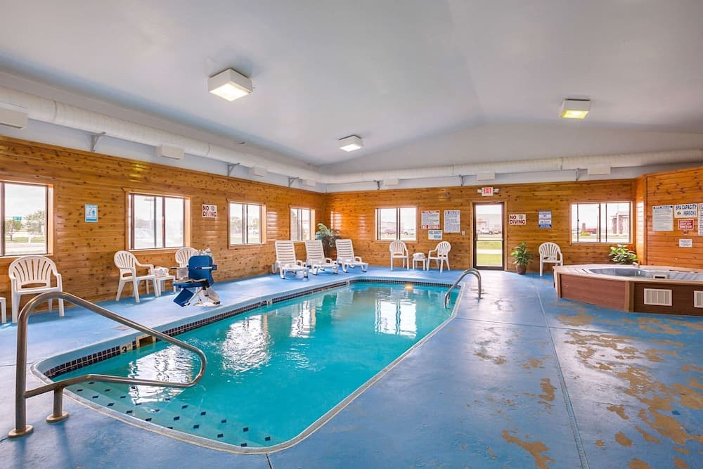 Quality Inn York interior in York, NE — gallery photo 2