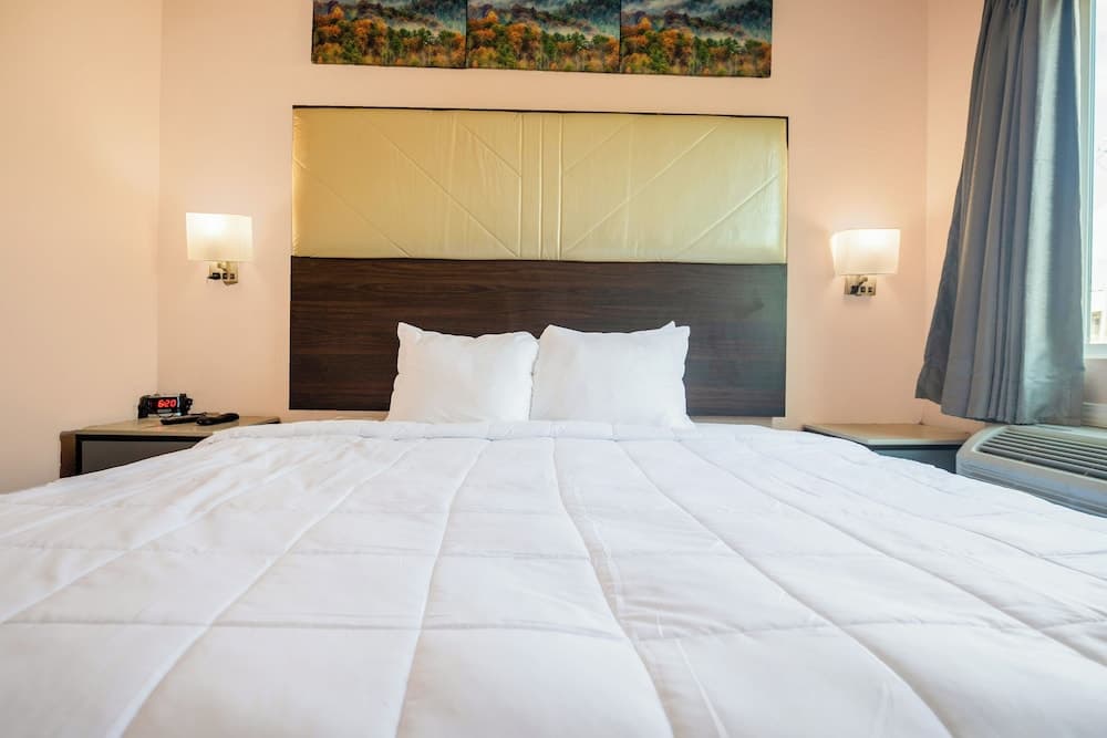 OYO Hotel Adairsville Calhoun South I-75 property views in Adairsville, GA — gallery photo 3