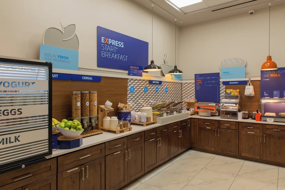 Holiday Inn Express - New Rochelle by IHG gallery photo in New Rochelle, NY — image 49
