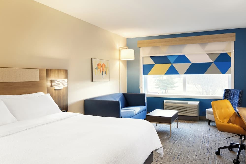 Holiday Inn Express And Suites Elgin Chicago Northwest by IHG property views in Elgin, IL — gallery photo 3