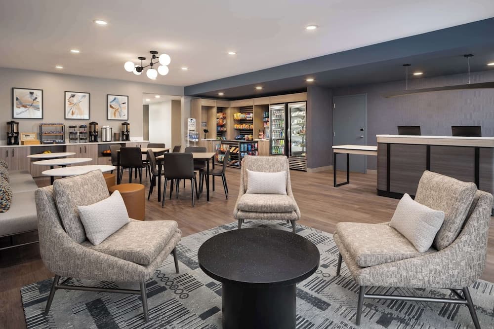 Hyatt Studios Mobile/Tillmans Corner interior in Mobile, AL — gallery photo 2