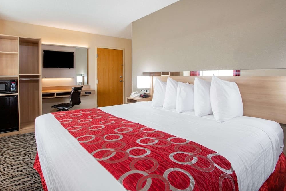 Microtel Inn & Suites by Wyndham Charleston WV property views in South Charleston, WV — gallery photo 3