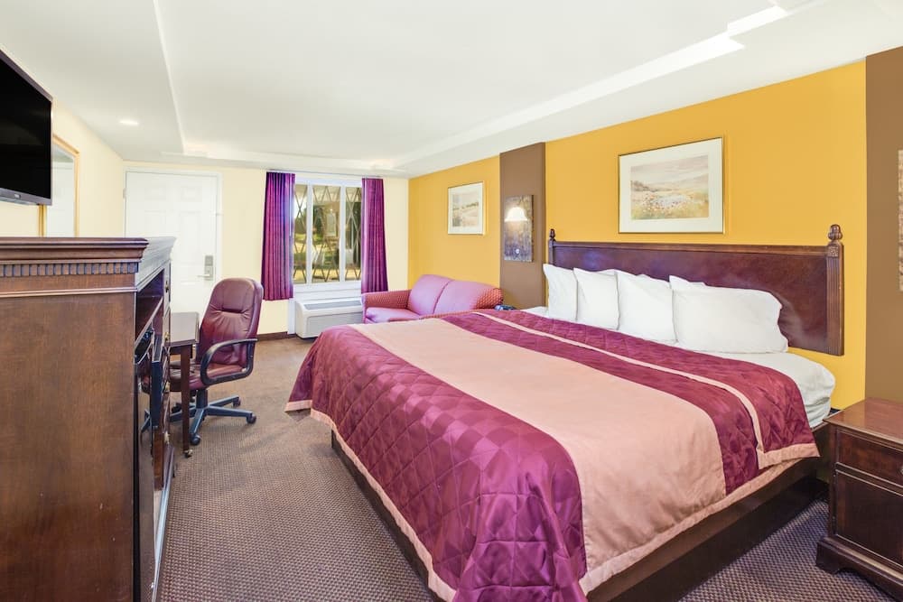 Rodeway Inn & Suites Saginaw I-675 gallery photo in Saginaw, MI — image 29