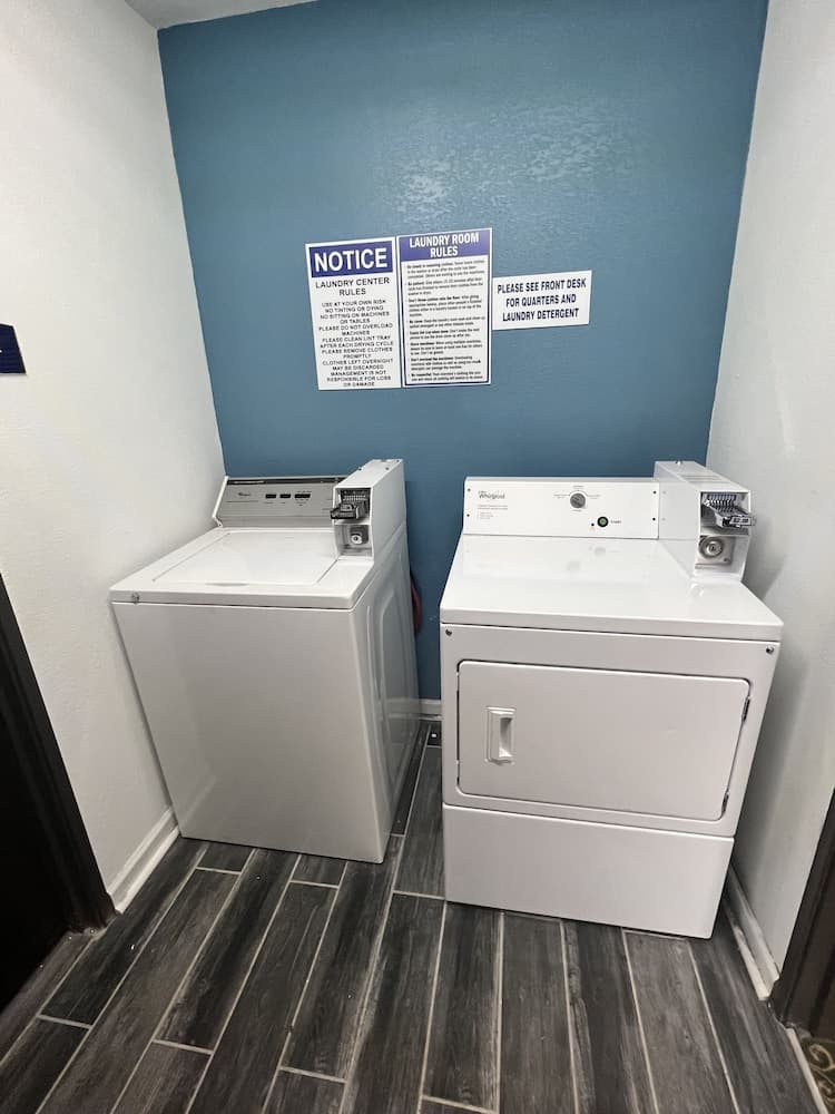 Days Inn by Wyndham Greenville South/Mauldin interior in Mauldin, SC — gallery photo 2