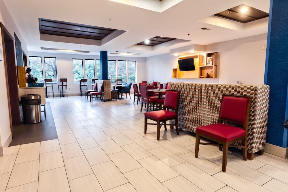Holiday Inn Express Hotel & Suites Goshen by IHG gallery photo in Goshen, IN — image 25