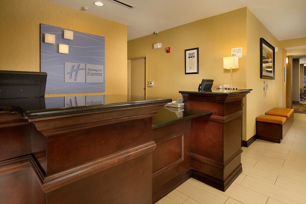Holiday Inn Express Hotel & Suites Uvalde by IHG interior in Uvalde, TX — gallery photo 2