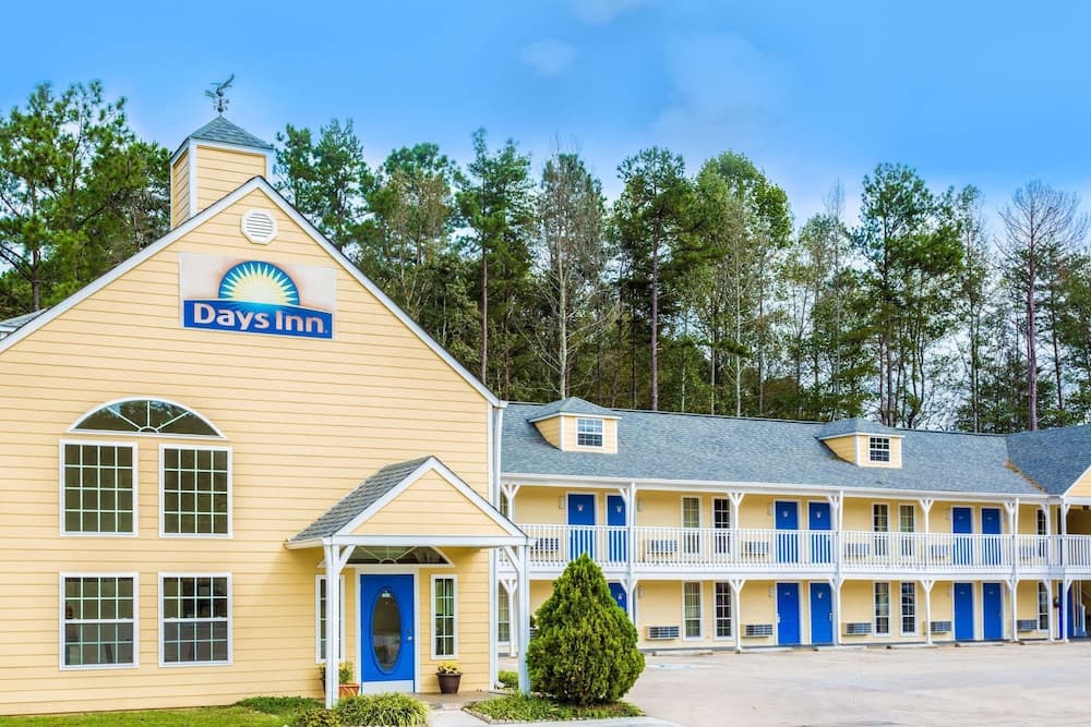 Days Inn by Wyndham Cornelia featured exterior or lobby in Cornelia, GA — similar hotel