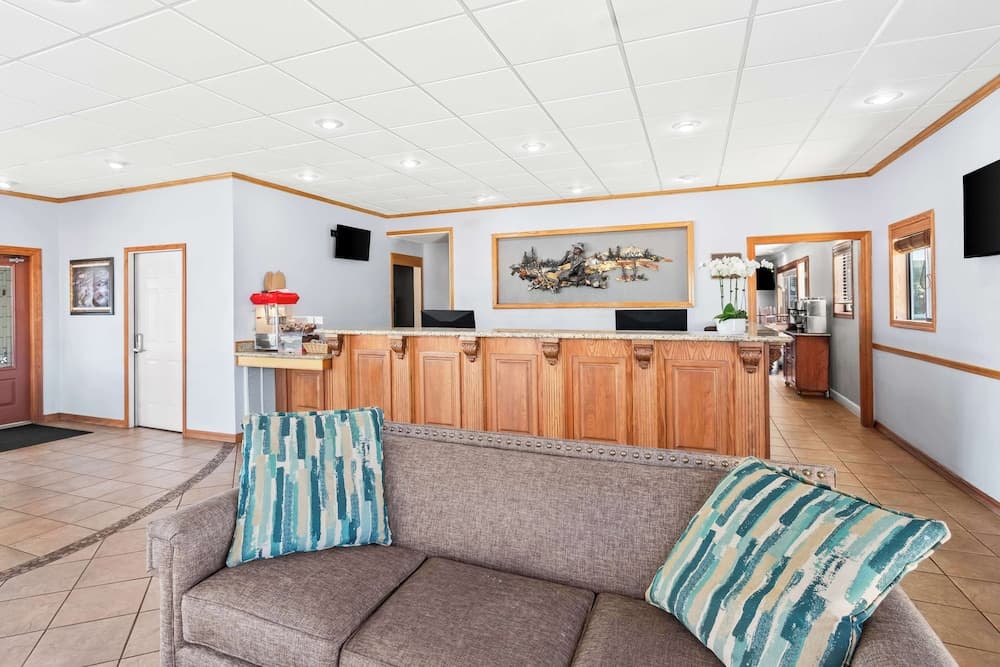Best Western Miner's Inn property views in Yreka, CA — gallery photo 3