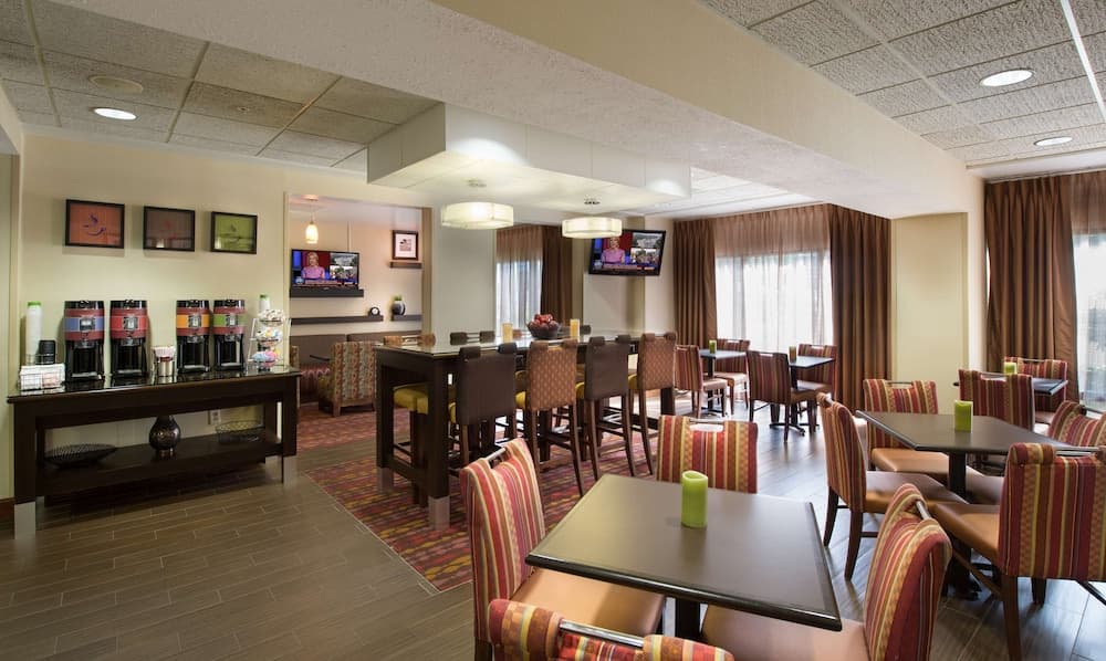 Hampton Inn Gainesville gallery photo in Gainesville, GA — image 15