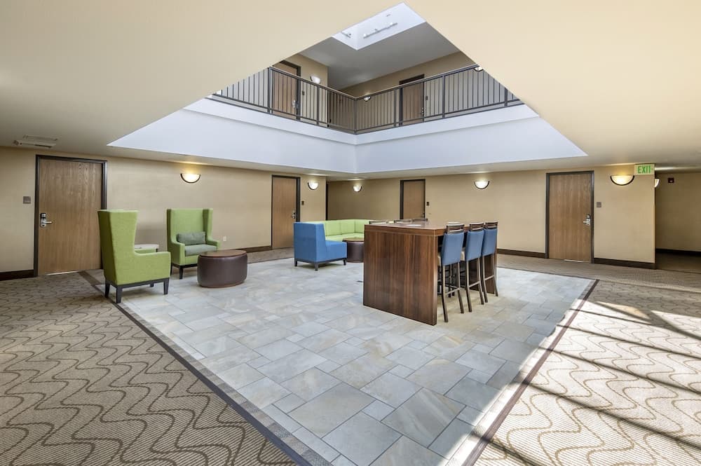 The Atrium Hotel interior in San Bruno, CA — gallery photo 2