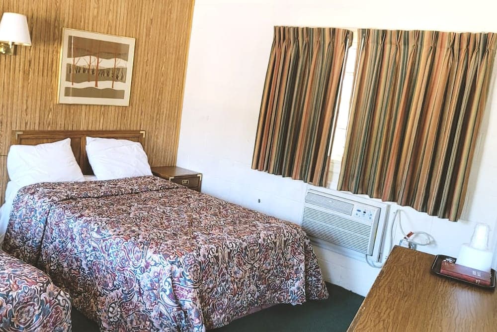 Blue Way Inn And Suites Winfield interior in Winfield, KS — gallery photo 2