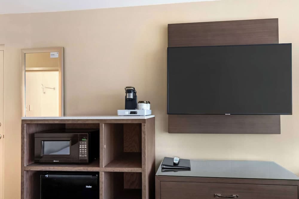Best Western Plus Kansas City Sports Complex Hotel gallery photo in Kansas City, MO — image 19