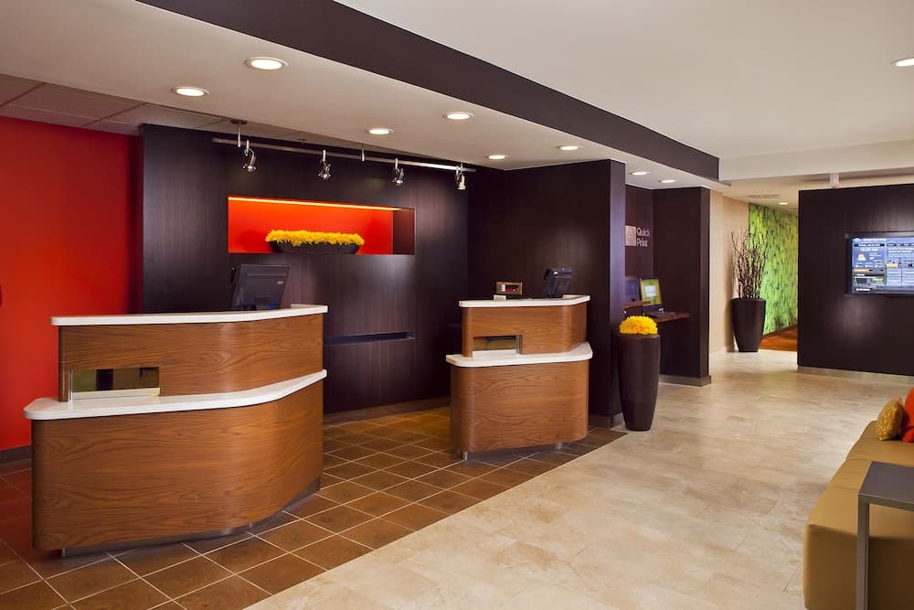 Spark by Hilton Birmingham Colonnade property views in Birmingham, AL — gallery photo 3