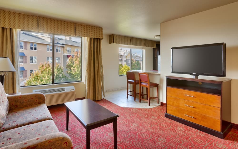 Holiday Inn Express & Suites Orem-North Provo by IHG gallery photo in Orem, UT — image 22
