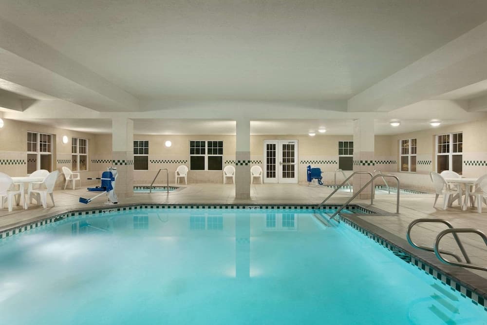 Country Inn & Suites by Radisson, Boise West - Meridian gallery photo in Meridian, ID — image 16