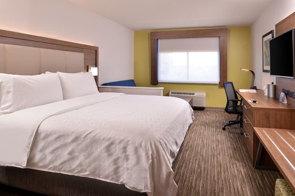 Holiday Inn Express Hotel & Suites Mesquite by IHG interior in Mesquite, TX — gallery photo 2