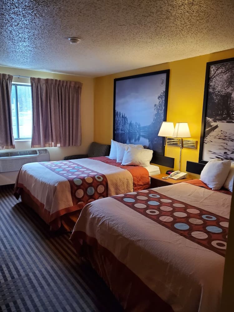 Super 8 by Wyndham La Vale/Cumberland Area interior in Cumberland, MD — gallery photo 2