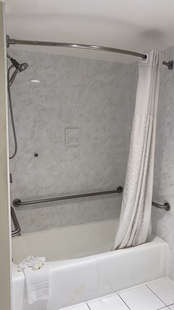 Quality Inn Riverside near UCR and Downtown gallery photo in Riverside, CA — image 8