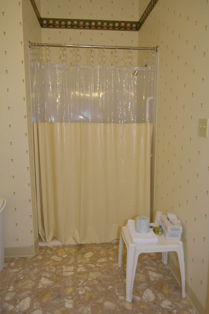 The Lodge at Lykens Valley interior in Millersburg, PA — gallery photo 2