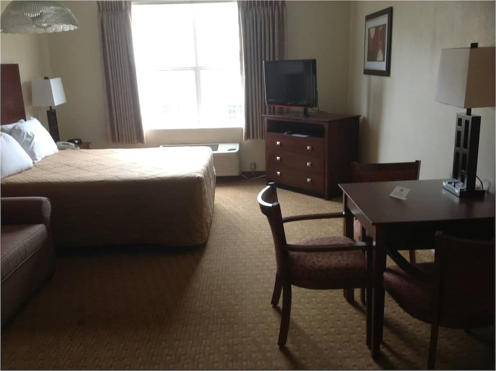 Landmark Inn Fort Liberty property views in Fayetteville, NC — gallery photo 3