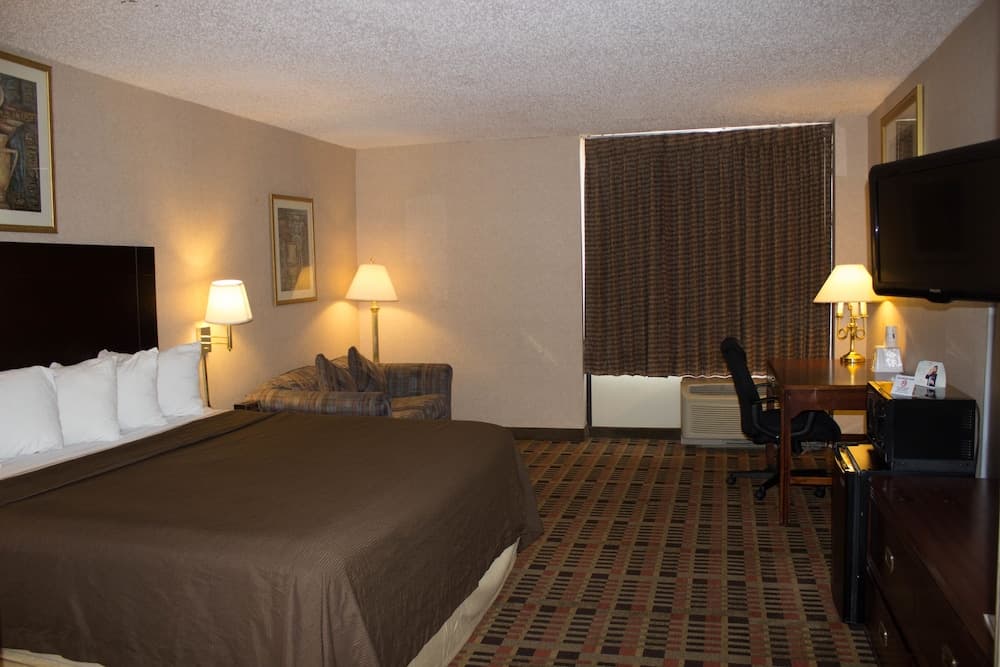 Days Inn by Wyndham Amarillo East interior in Amarillo, TX — gallery photo 2