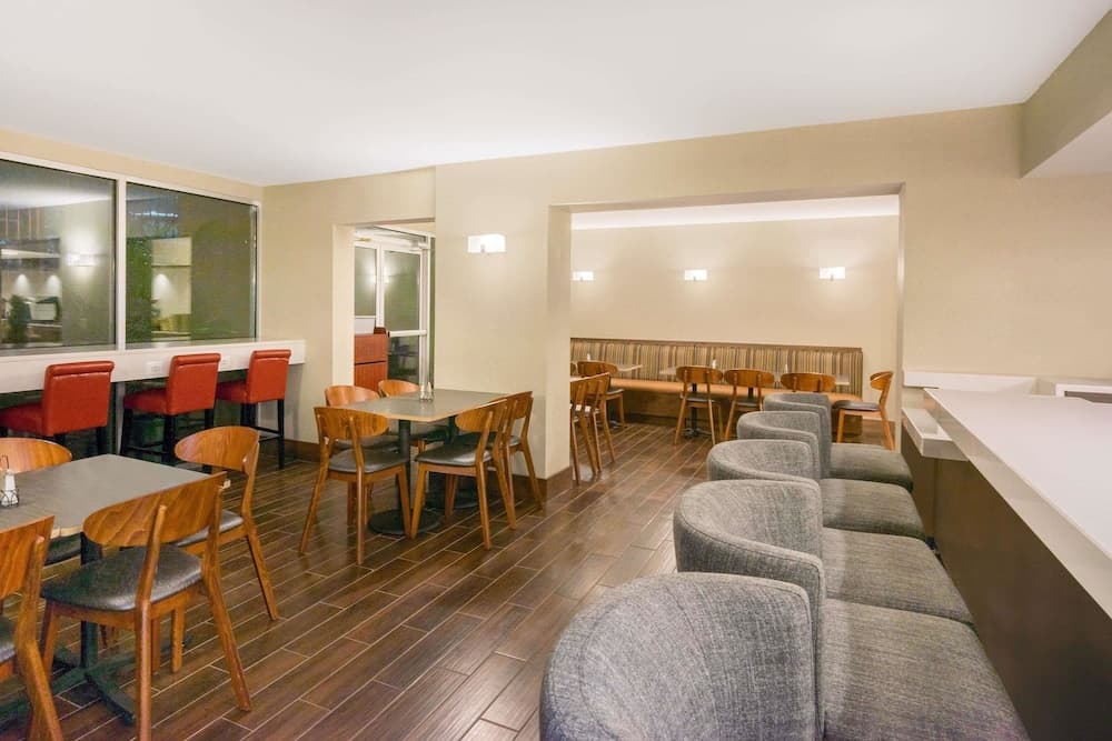 Wyndham Garden Washington DC Area interior in Hyattsville, MD — gallery photo 2