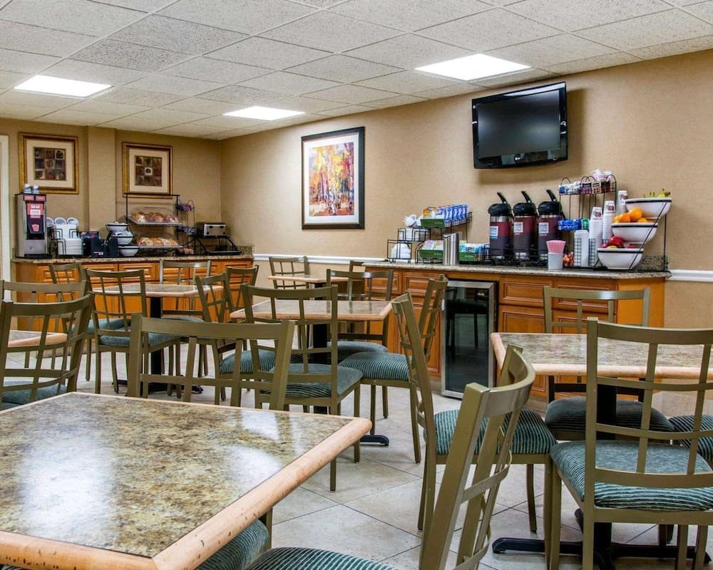 Wingate by Wyndham Livonia gallery photo in Livonia, MI — image 31