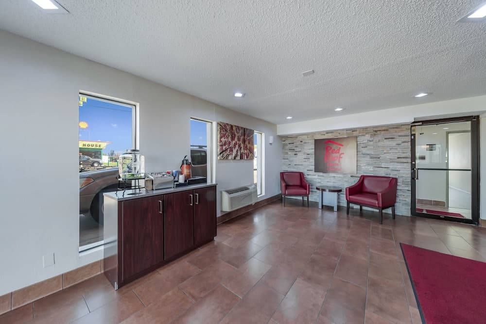 Red Roof Inn & Suites Denton gallery photo in Denton, TX — image 19