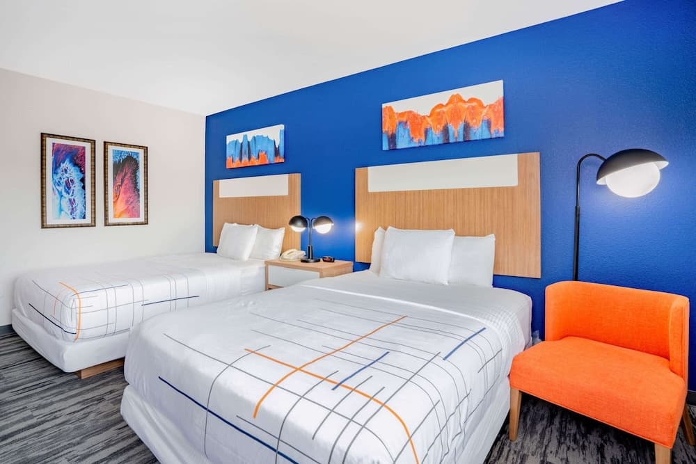 La Quinta Inn & Suites by Wyndham Katy property views in Katy, TX — gallery photo 3