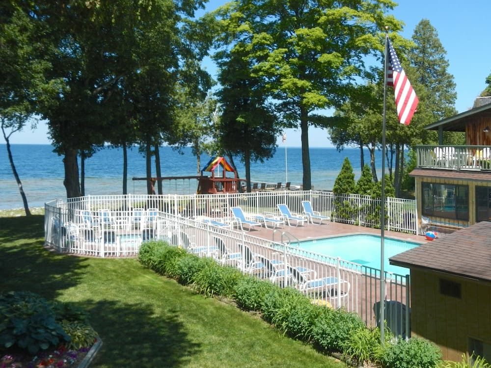 The Shallows Resort interior in Egg Harbor, WI — gallery photo 2