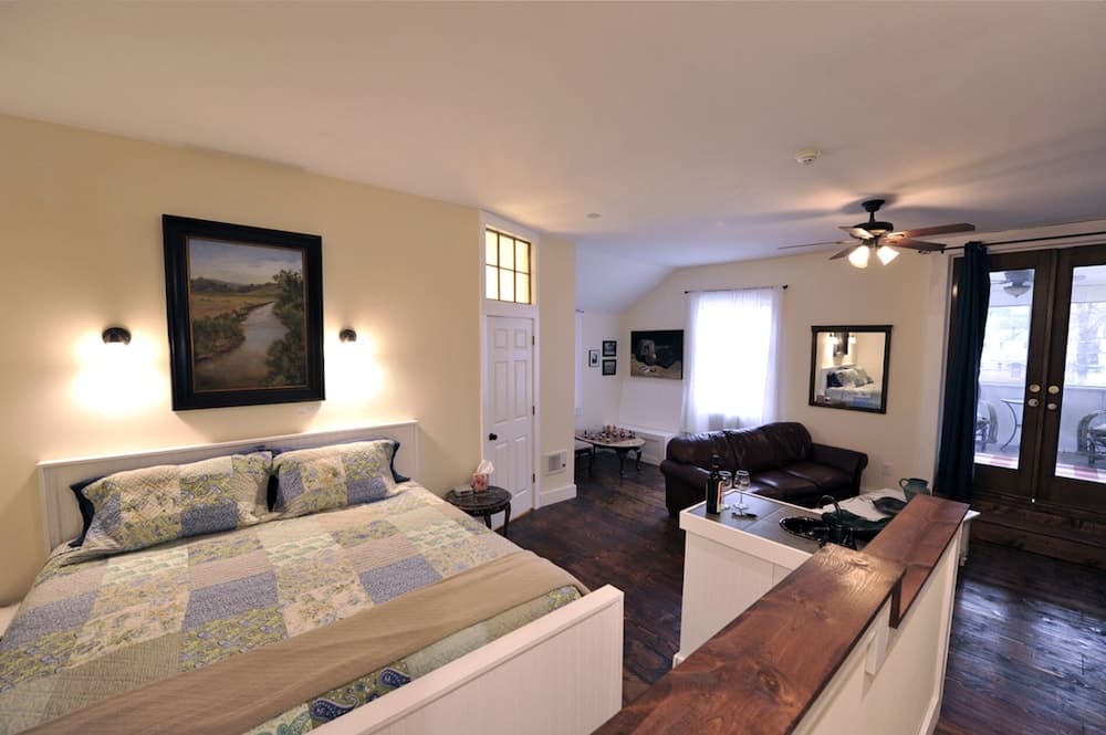Hall House Hotel gallery photo in Dahlonega, GA — image 7