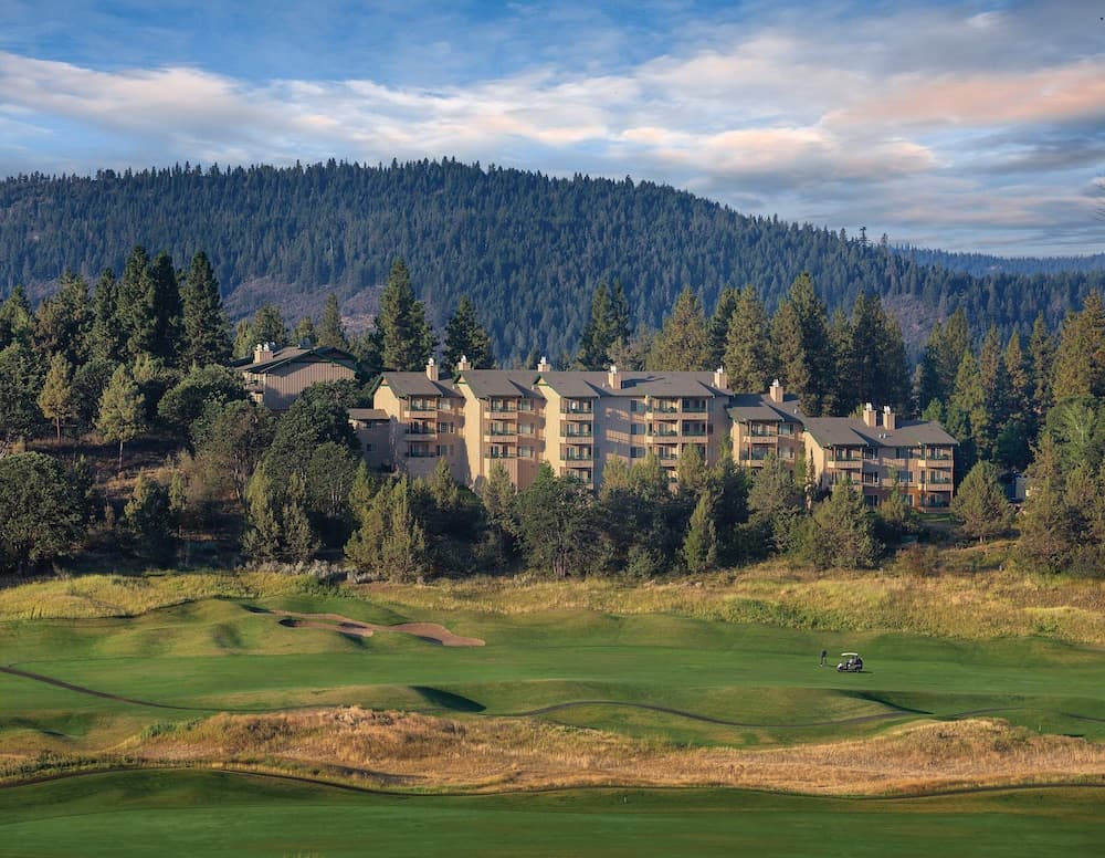 WorldMark Running Y Resort featured exterior or lobby in Klamath Falls, OR — similar hotel