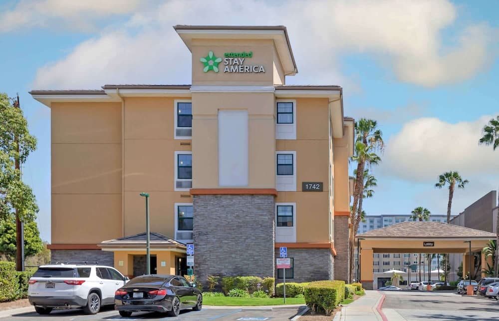 Extended Stay America Suites Orange County Anaheim Conv Ctr featured exterior or lobby in Anaheim, CA — similar hotel