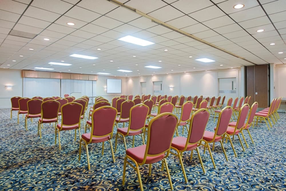 Days Inn by Wyndham Fremont — hotel in Fremont, Ohio