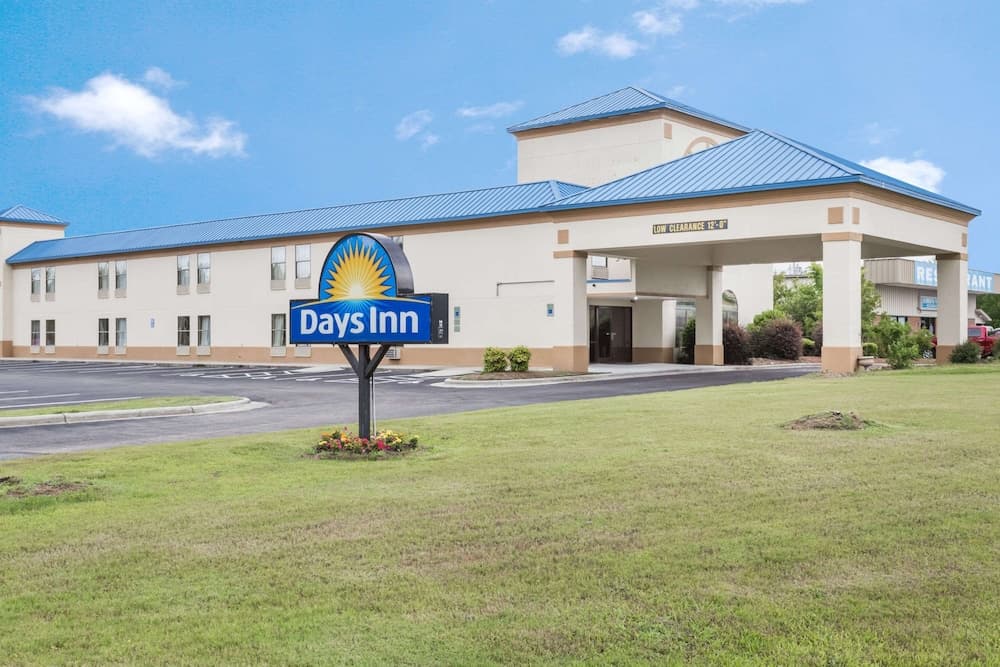 Days Inn by Wyndham Selma featured exterior or lobby in Selma, NC — similar hotel