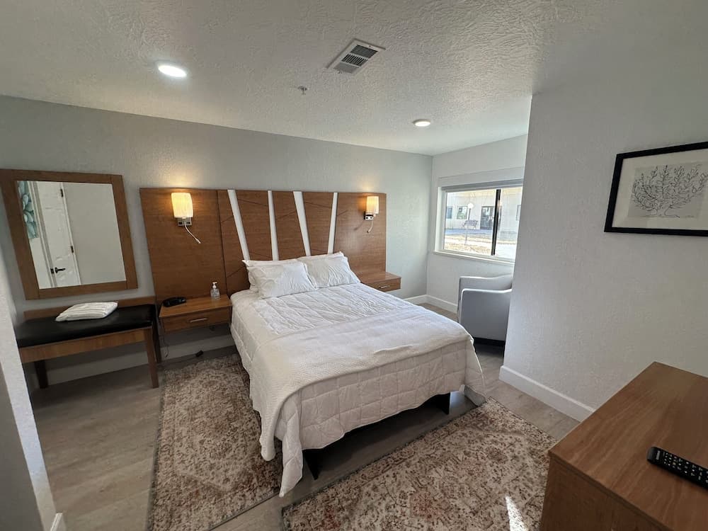 B&J HOTELS property views in Roswell, NM — gallery photo 3
