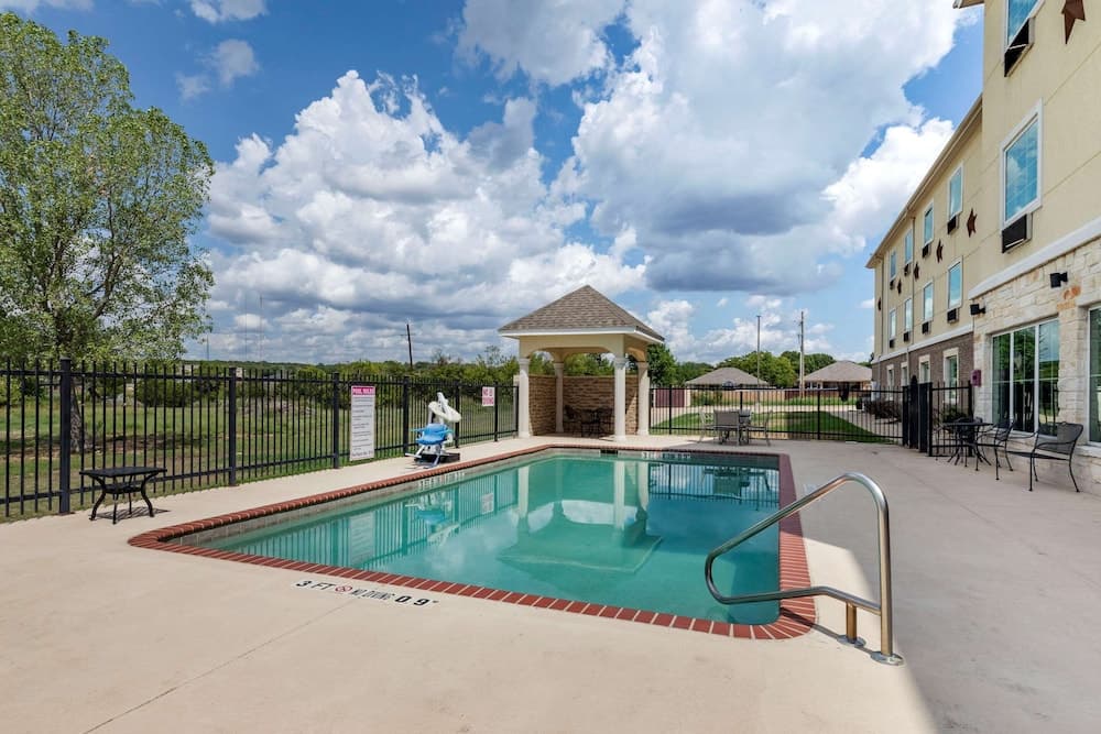 Comfort Inn & Suites Gatesville property views in Gatesville, TX — gallery photo 3