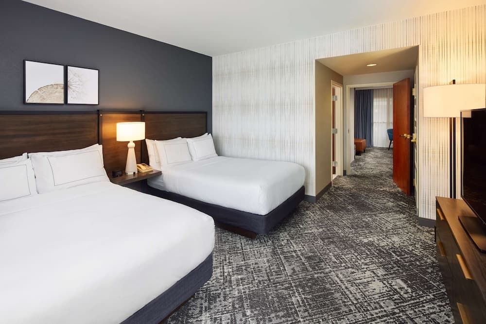 Hilton Charlotte Airport interior in Charlotte, NC — gallery photo 2