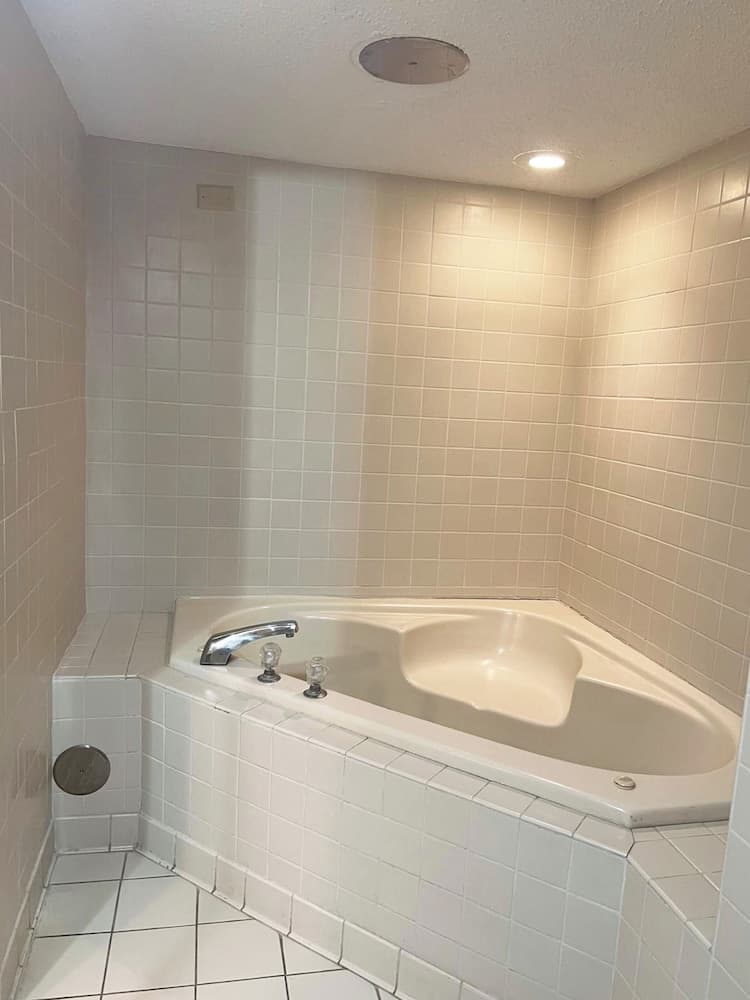 Blue Way Inn & Suites La Crosse gallery photo in La Crosse, WI — image 6