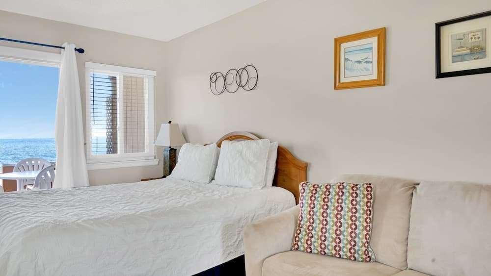 Sun N Sound property views in Montauk, NY — gallery photo 3