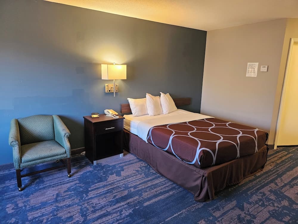 Northwood Inn Prairie Du Chien interior in Prairie Du Chien, WI — gallery photo 2