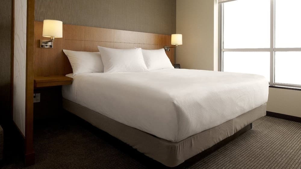 Hyatt Place Milwaukee Airport property views in Milwaukee, WI — gallery photo 3