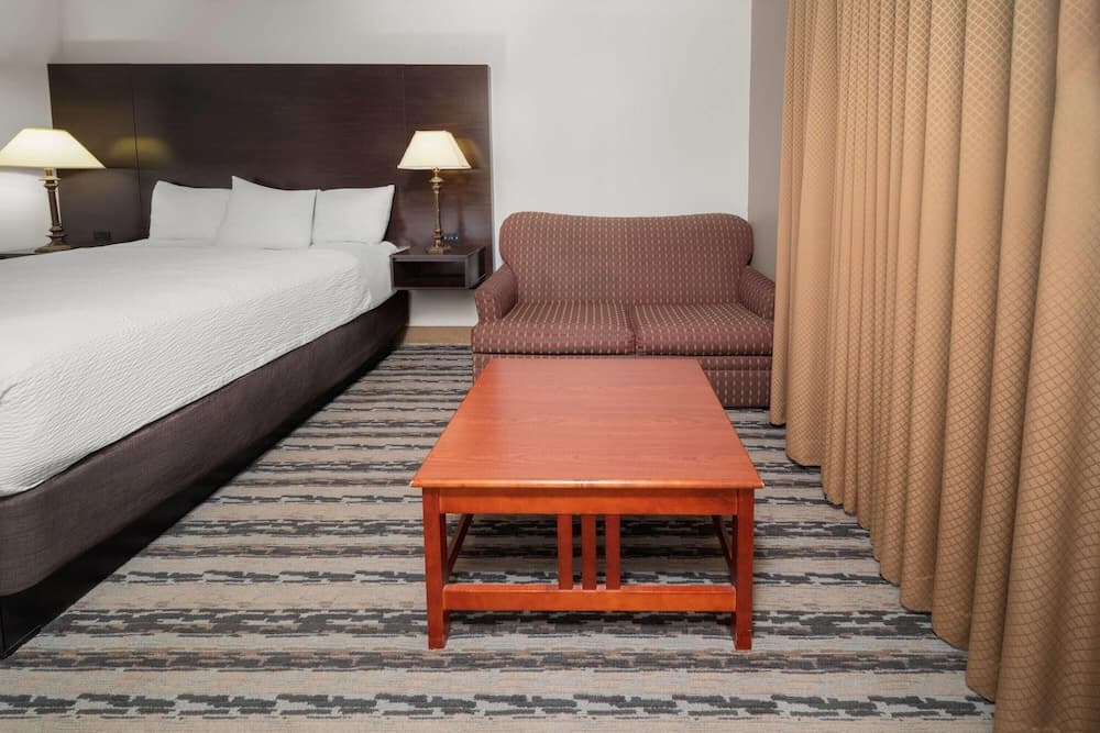 Endeavor Inn & Suites, Trademark Collection by Wyndham gallery photo in Topeka, KS — image 30