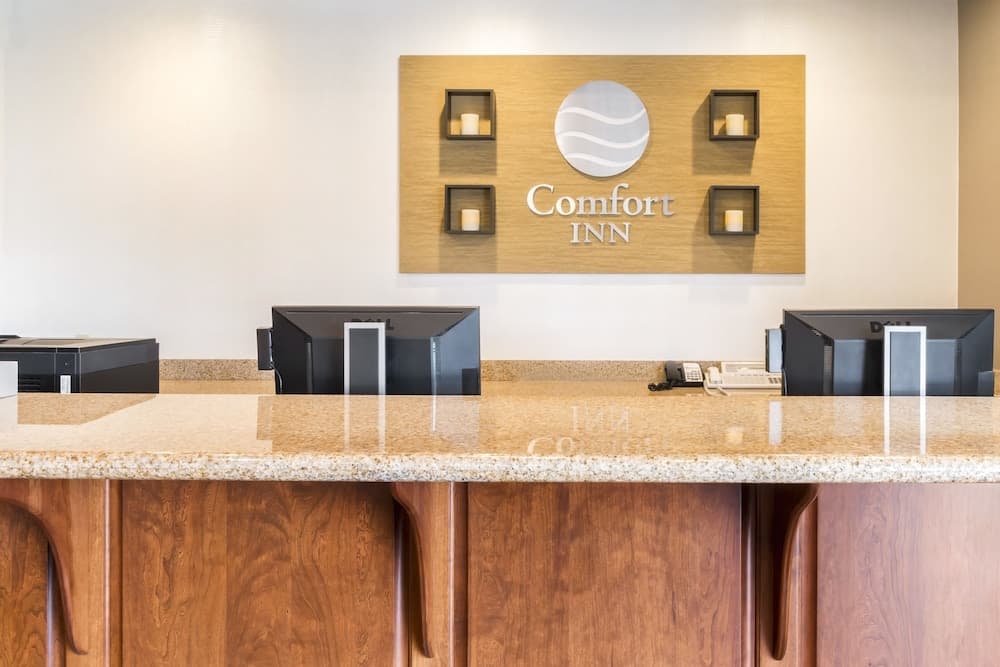 Comfort Inn Eureka property views in Eureka, CA — gallery photo 3