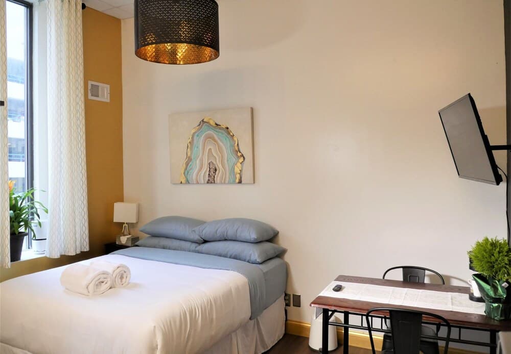 Stay Pittsburgh 116 interior in Pittsburgh, PA — gallery photo 2