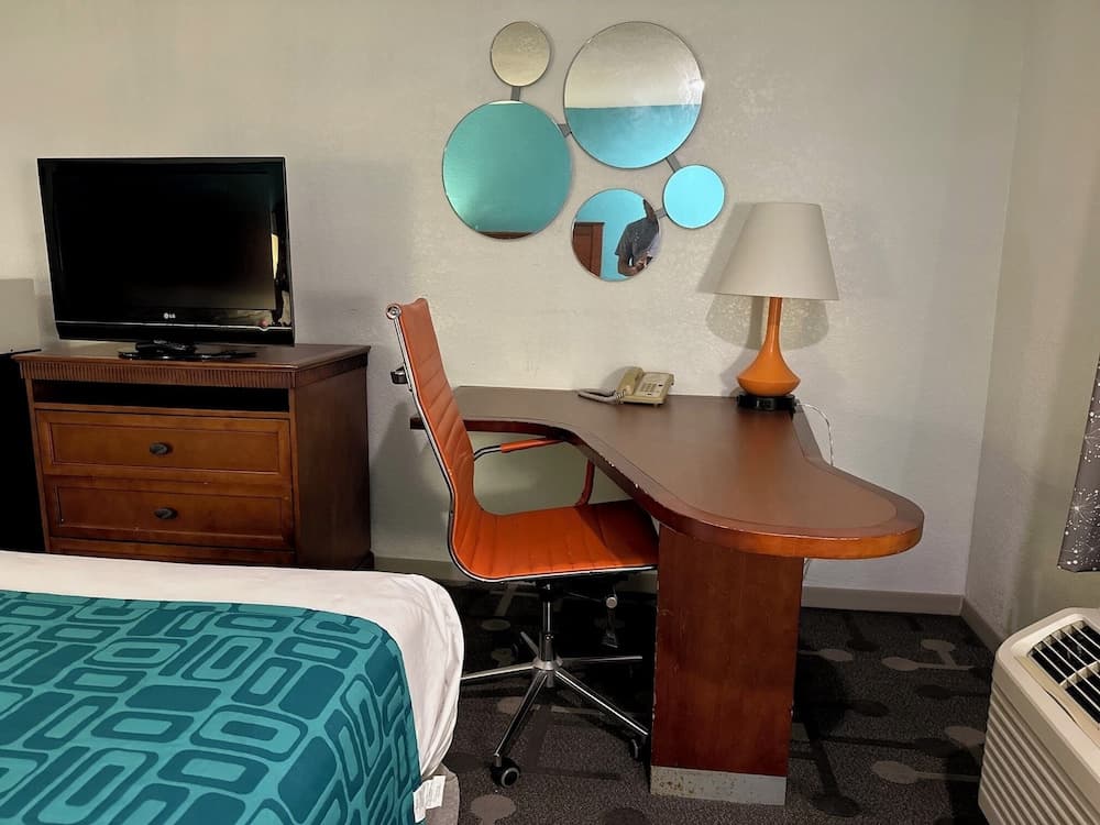 Moonlight Inn Hotel O Hattiesburg, MS interior in Hattiesburg, MS — gallery photo 2